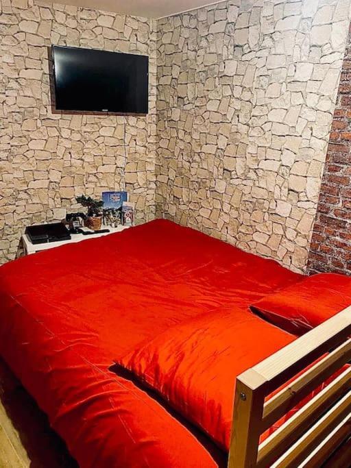 La Chambre Des Secrets Perougien Pérouges 外观 照片